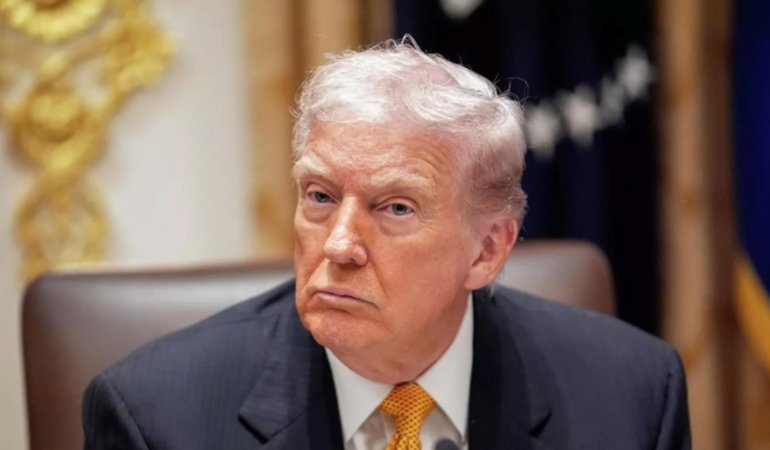 BBC’ye Karşı Trump Dava Tehdidi ve İçerik Tartışmaları: Tazminat Yolları ve İstifa Gelişmeleri