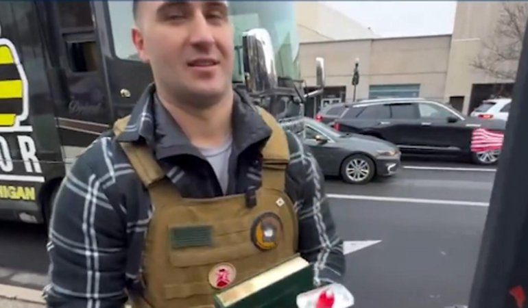 Dearborn’daki Gösteride Siyasi Figürler ve Toplumsal Gerilim: Dini Hizmetlere Yönelik Tepkiler