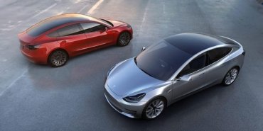nhtsa-sorusturmasi-tesla-model-3-kapi-kollarinda-guvenlik-endiseleri-ve-acil-durum-kullanimi-HmzbgW7j.jpg