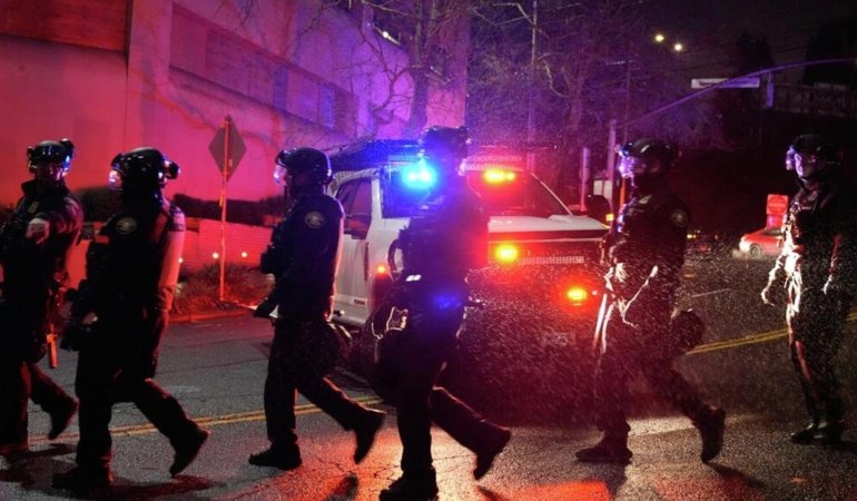 Portland’da Federal Ajanların Dahil Olduğu Silahlı Olay ve Minnesota’daki Operasyonun Gölgesindeki Gerginlik