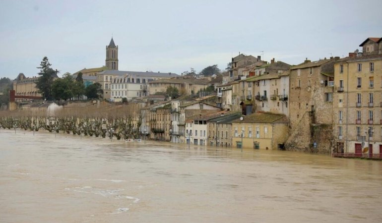 fransada-sel-tahminleri-ve-yetkili-uyarilari-garonne-ve-komsu-nehirler-tekrar-tehditte-7MU8szny.jpg