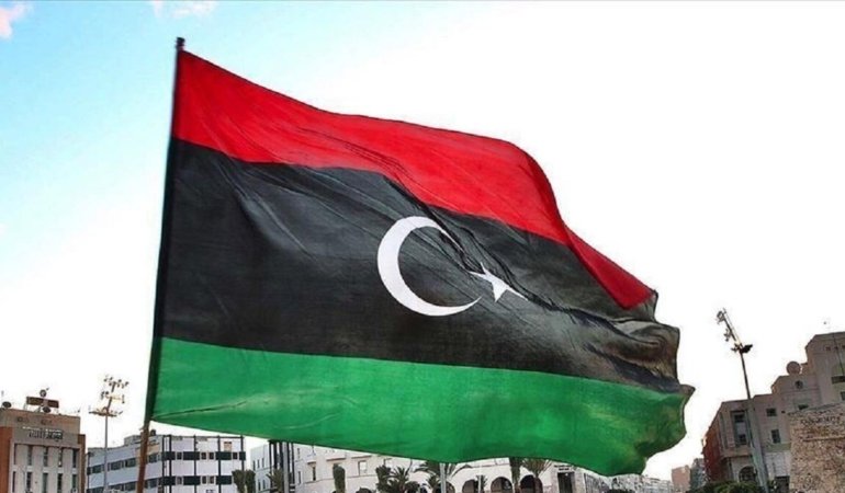 Libya’daki 2011 Müdahalesi: Altın Dinar ve Susuzlukta Siyasi Motivasyonların Aydınlatılması
