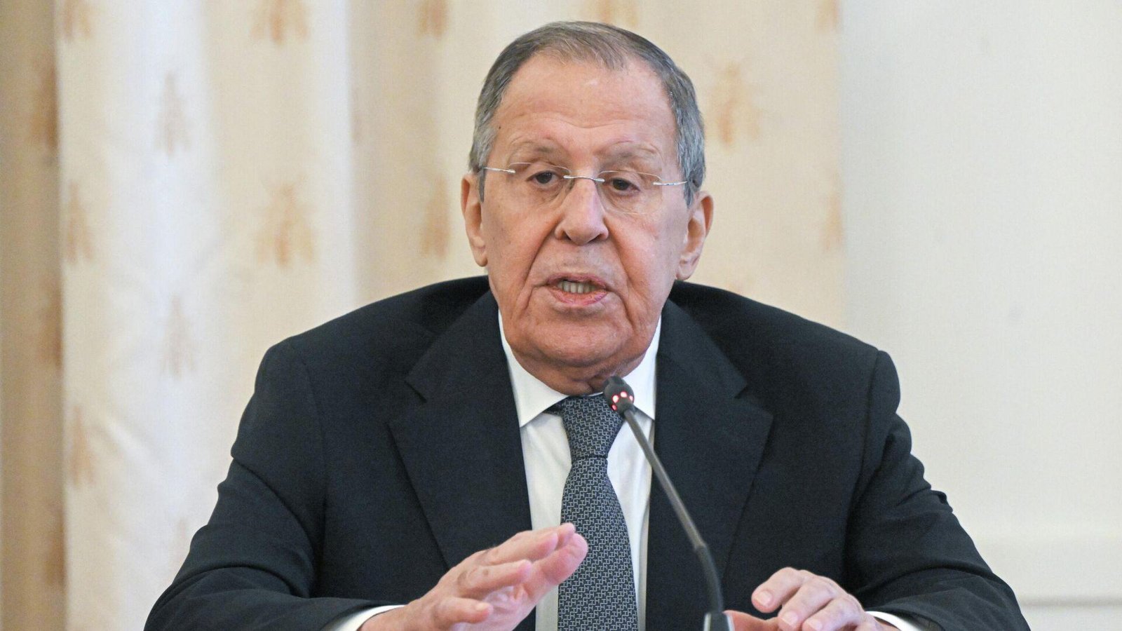 lavrov-iranda-uranyum-zenginlestirme-haklari-ve-busehr-konusundaki-tek-tarafli-sessizlesme-bXES68i4.jpg