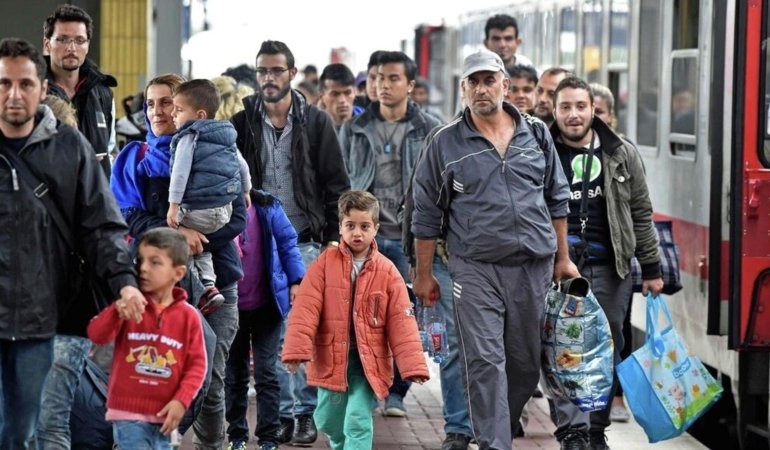 abde-goc-yonetiminde-yeni-donem-geri-gonderme-merkezleri-ve-gozalti-sureleri-JihJhEvm.jpg
