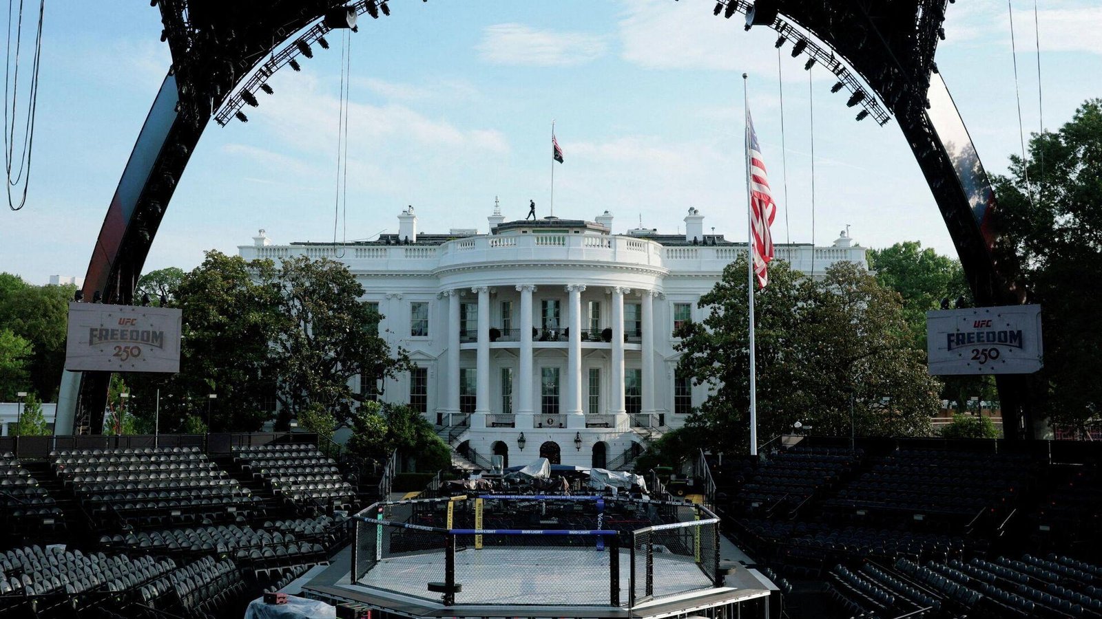 trumpin-ufc-gecesi-ve-kennedy-center-adi-degisikligi-beyaz-sarayda-siradisi-kutlamalar-9g4NQauL.jpg