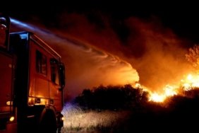 fransa-ve-yunanistanda-orman-yanginlari-kirmizi-alarm-devam-ediyor-3khfaVVi.jpg
