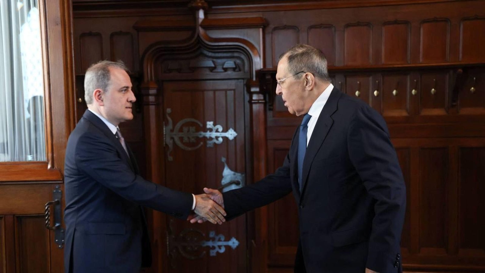 lavrov-iran-etrafinda-artan-tansiyon-kuresel-ekonomi-ve-guvenlik-icin-risk-olusturuyor-CuuwZIMQ.jpg