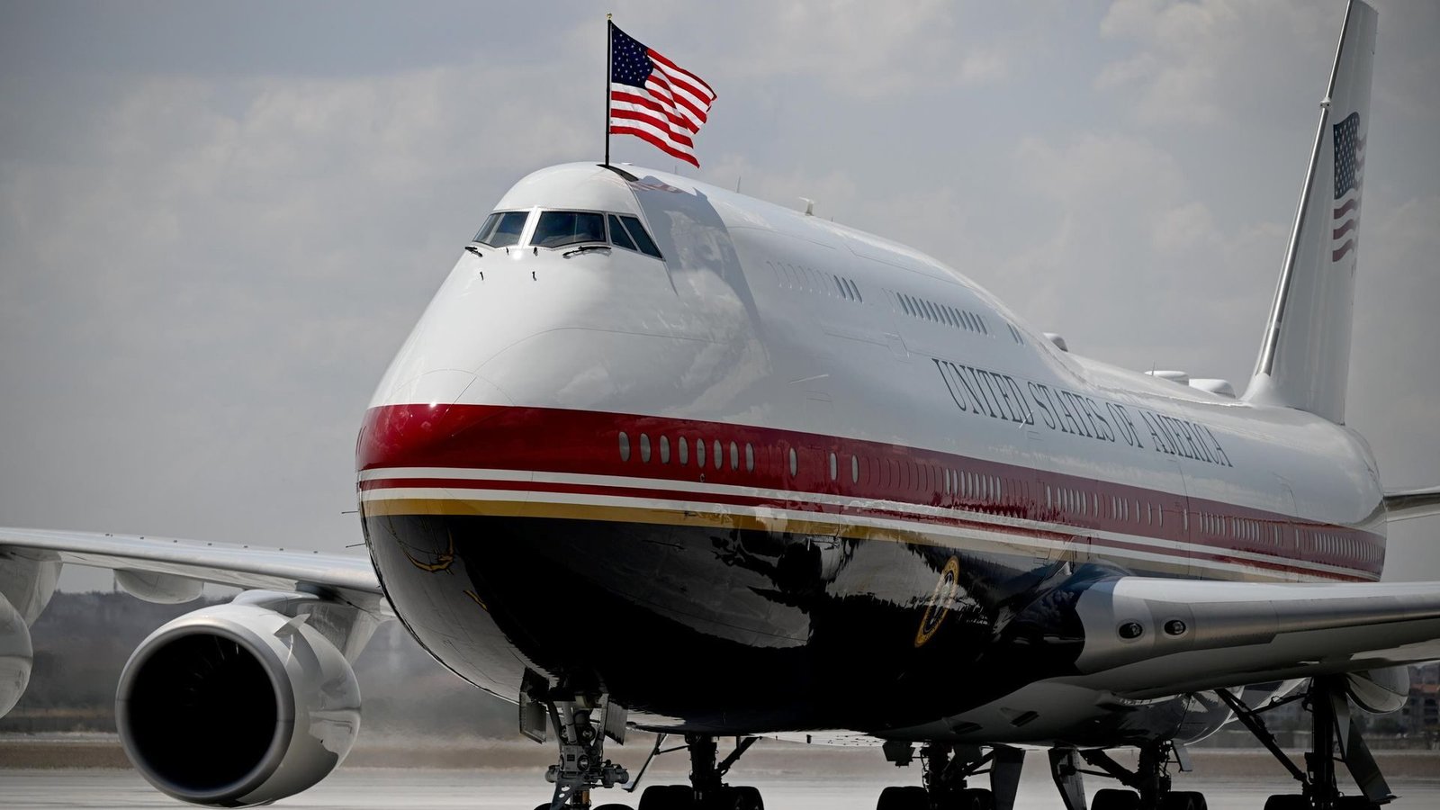 trumpin-ucak-degisikligi-guvenlik-endiseleri-ve-operasyonel-nedenler-turkiye-zirvesi-sonrasi-mLFicr9g.jpg