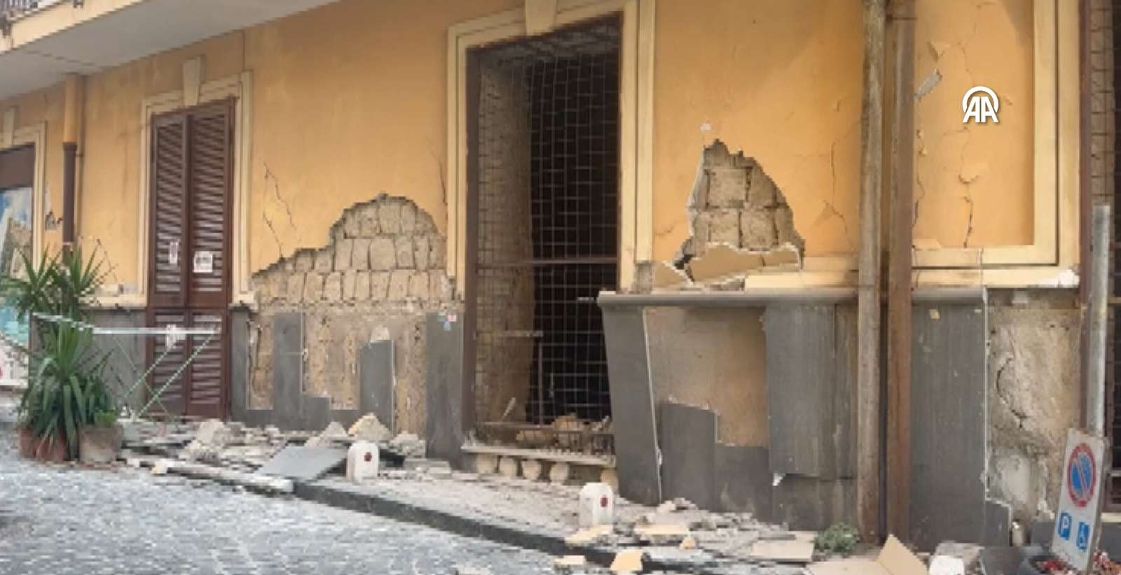 Napoli Yakınlarındaki Campi Flegrei’de Depremin Ardından Yaşananlar ve Etkileri